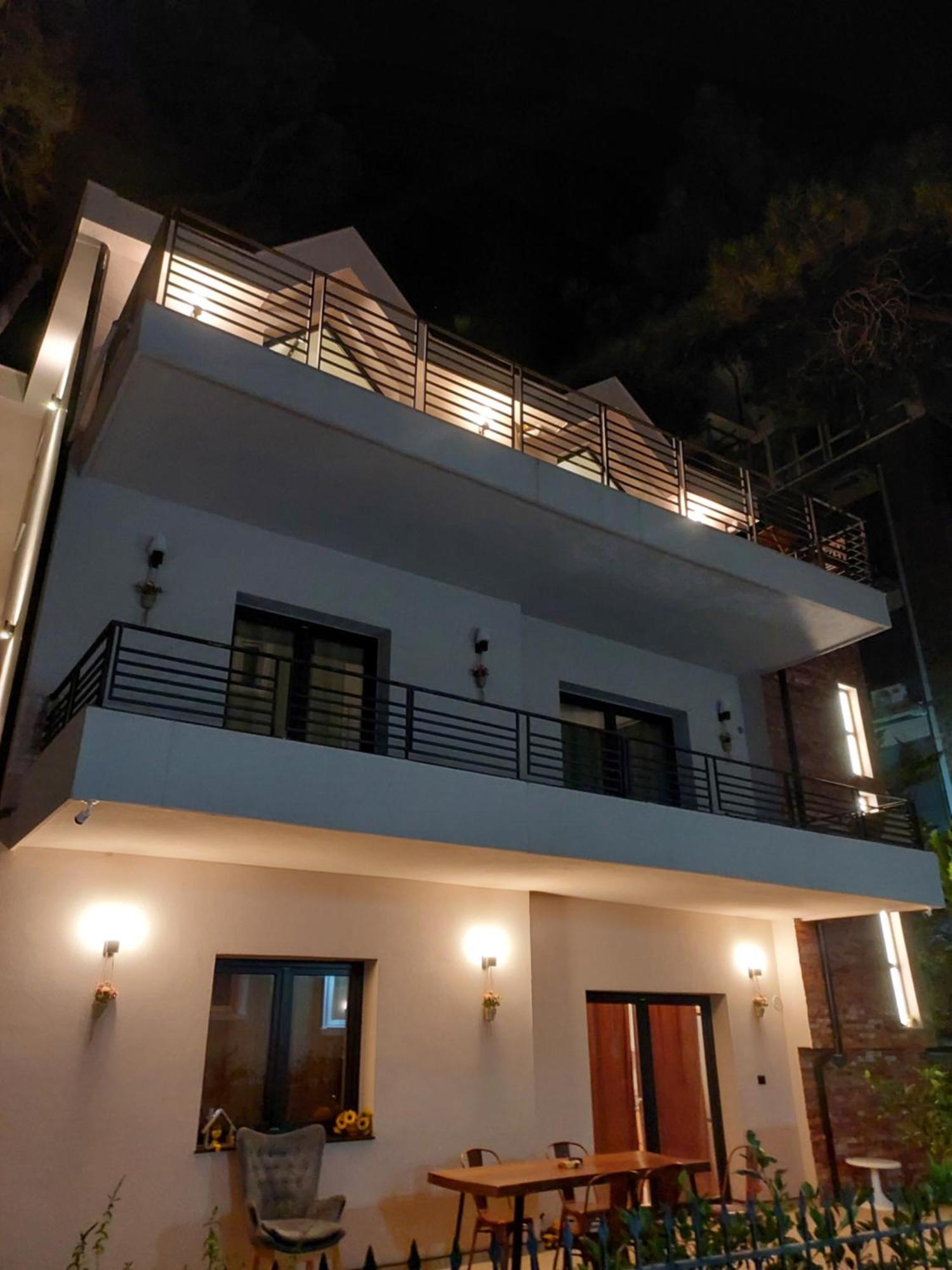 Nio Planet Golem, Durres * Golem (Tirana)