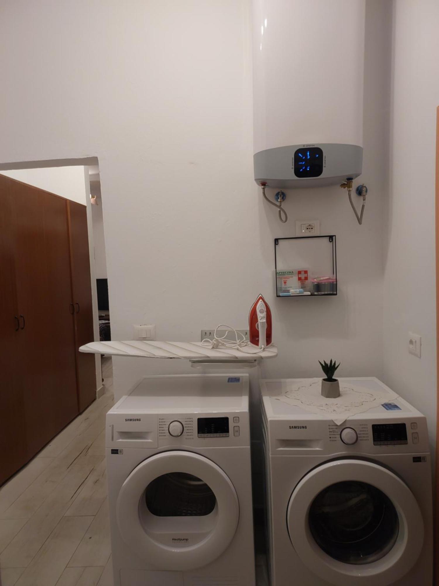 Nio Planet Golem, Durres * Golem (Tirana)
